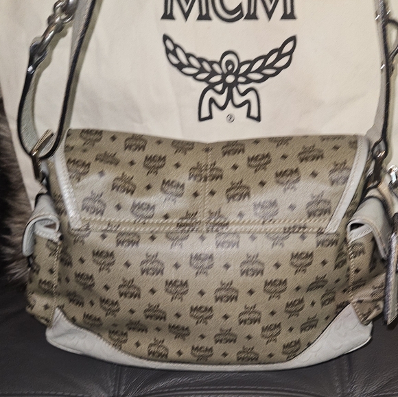 MCM Croc Trim Shoulder Bag And Wallet Set - Picture 4 of 14